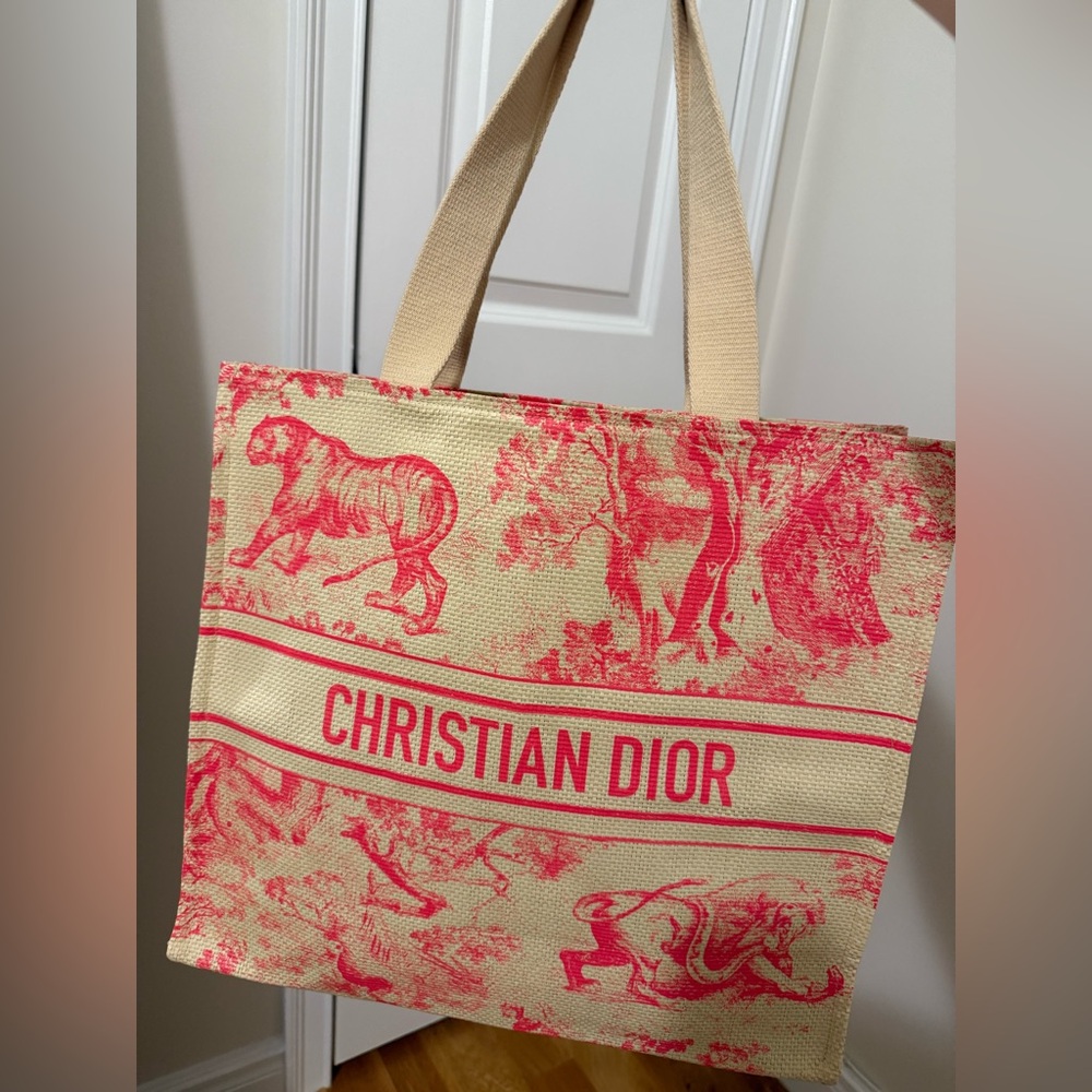 Christian Dior Diorivier Straw Tote (Capri Edition) 
Brand New!